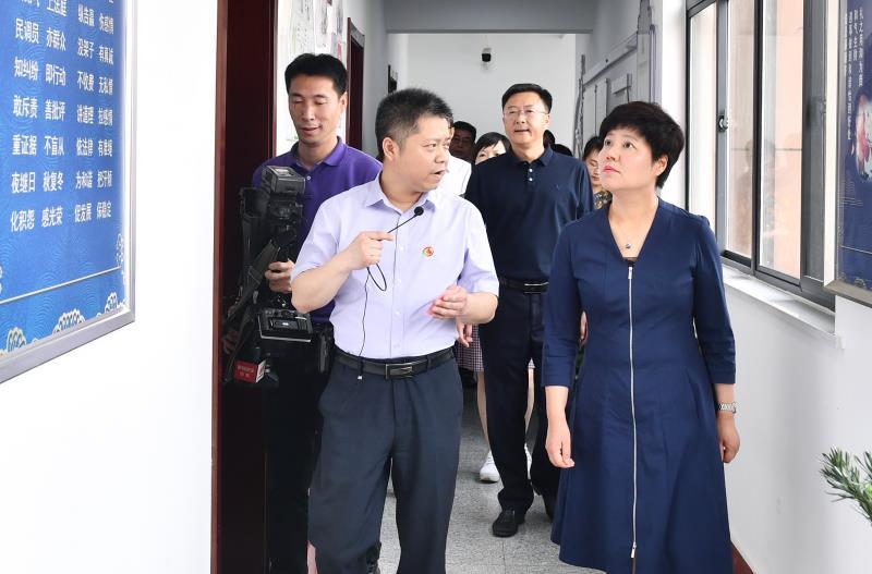 蔡丽新调研司法行政工作.jpg