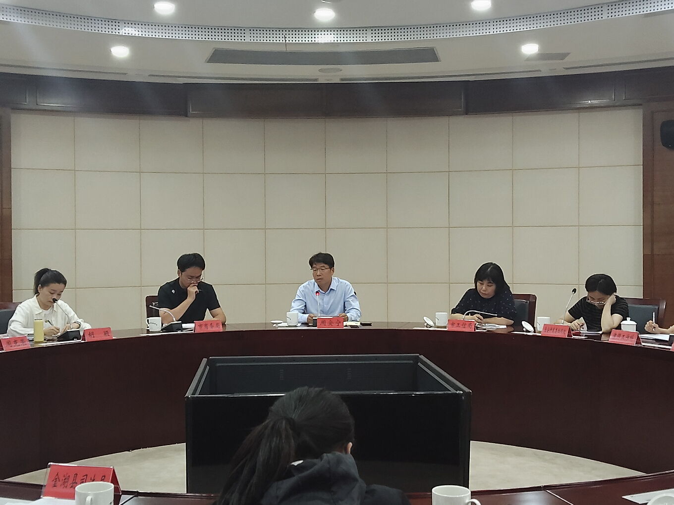 我市召开新能源产业涉外法律服务座谈会